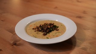 Grünkernsuppe mit Topping