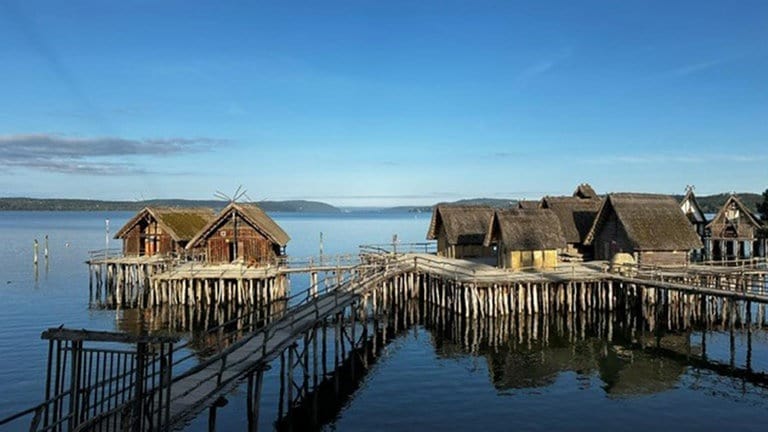 Die Pfahlbauten in Unteruhldingen am Bodensee.