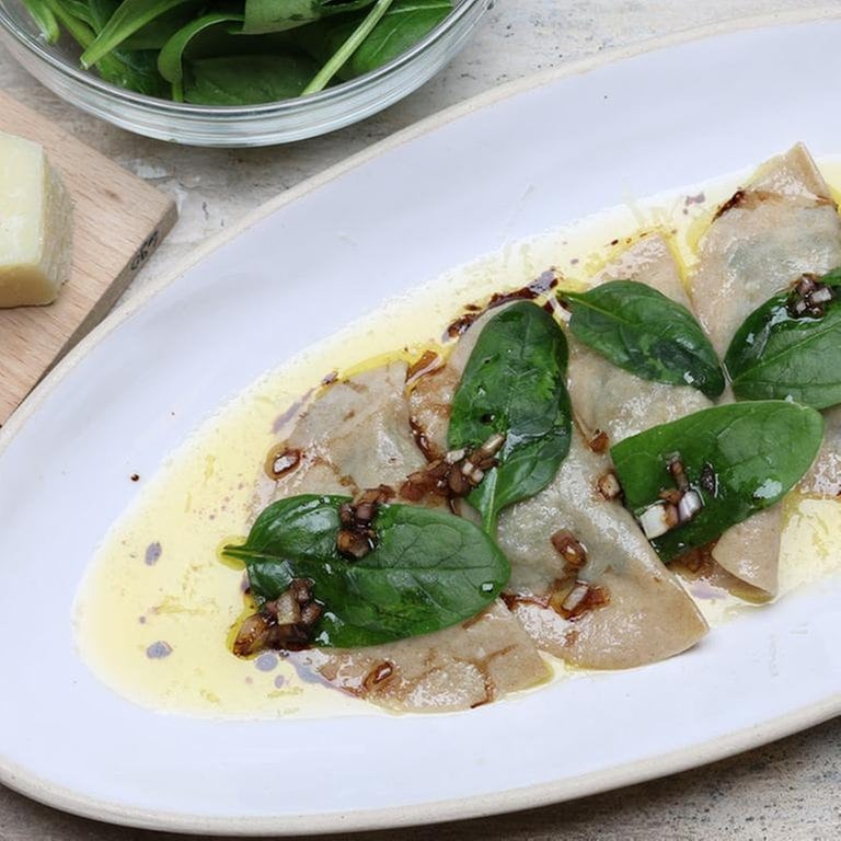 Schlutzkrapfen mit Rote-Bete-Feldsalat - Rezepte - Kaffee oder Tee ...