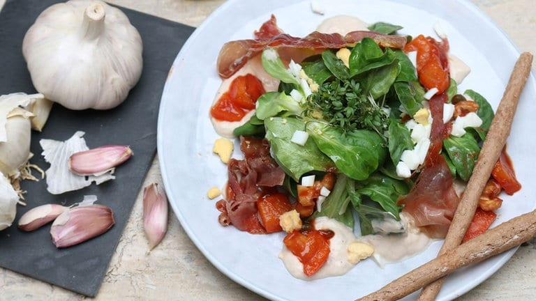 Feldsalat mit Thunfisch-Aioli und Grissini - Rezepte - ARD-Buffet - TV