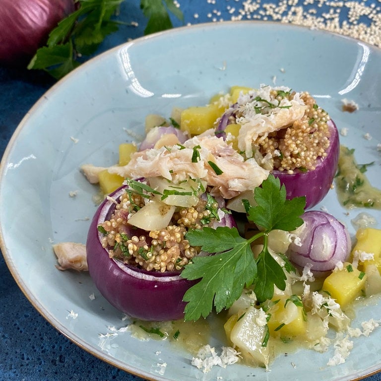 Gefüllte rote Zwiebeln mit Quinoa - Rezepte - ARD-Buffet - TV