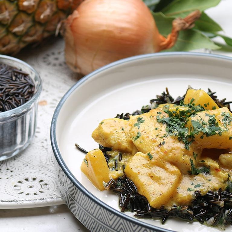 Hähnchengeschnetzeltes mit Currysauce und Ananas - Rezepte - ARD-Buffet ...