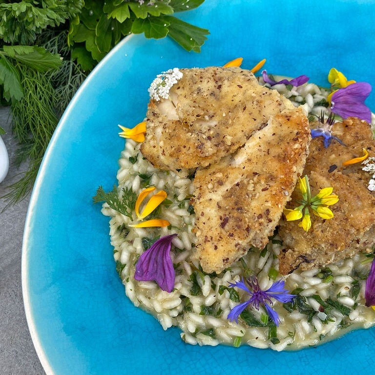 Hähnchen-Nuss-Schnitzel mit Sommerwiesen-Risotto - Rezepte - ARD-Buffet ...