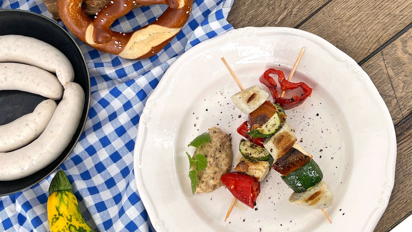 Rezept: Weißwurstspieße mit Laugenstange - Rezepte - ARD-Buffet - SWR ...