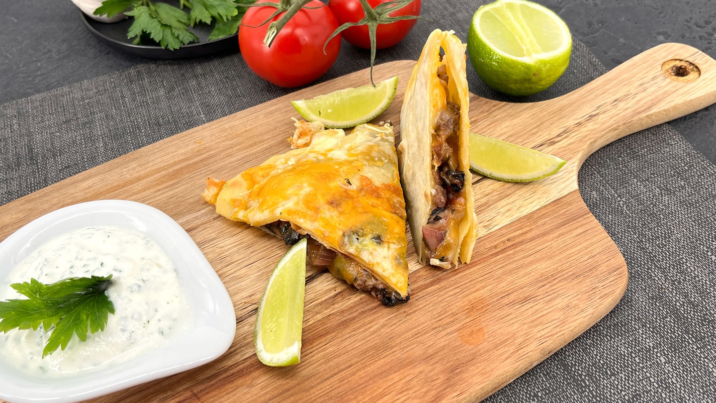 Rezept: Tortillas mit Mangold und Hackfleisch - Rezepte - ARD-Buffet - TV