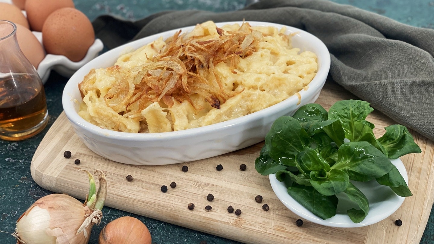 Käsespätzle mit Feldsalat - Rezepte - ARD-Buffet - TV