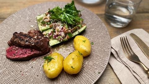 Norddeutsches Surf and Turf mit Räucherkartoffeln