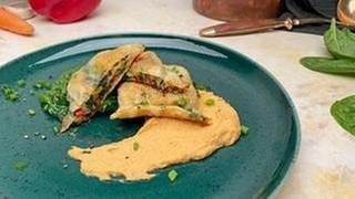 Geröstete Gemüse-Maultaschen mit Hummus