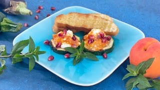 Gebratene Zucchini und Auberginen mit Feta-Aprikosen Salsa