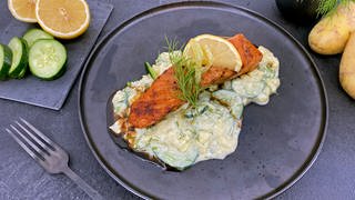 Gebratenes Zitronen-Lachsfilet mit sommerlichem Kartoffelsalat