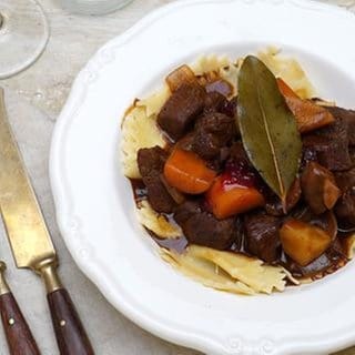 Pasta mit Rehgulasch