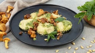 Ravioli mit Pfifferlingen und Zitronen-Pesto