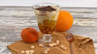 Wibele-Tiramisu mit eingelegten Clementinen