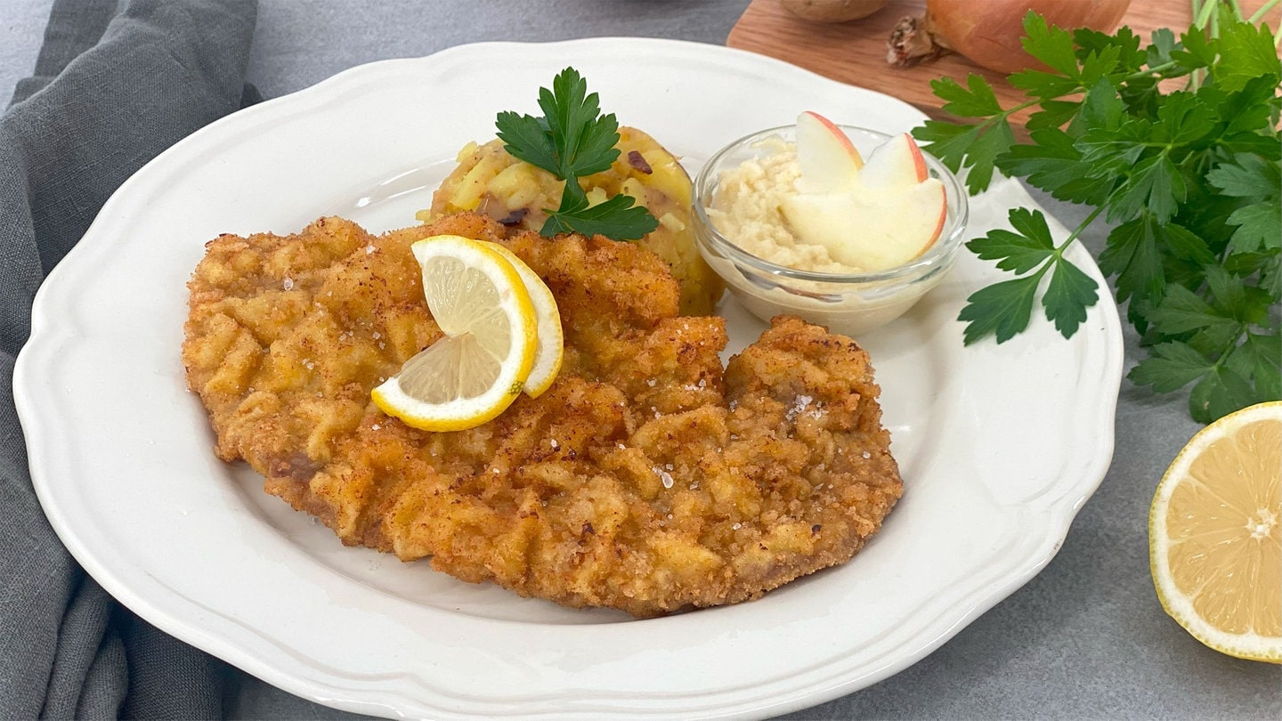 Wiener Schnitzel mit slowenischen Bratkartoffeln