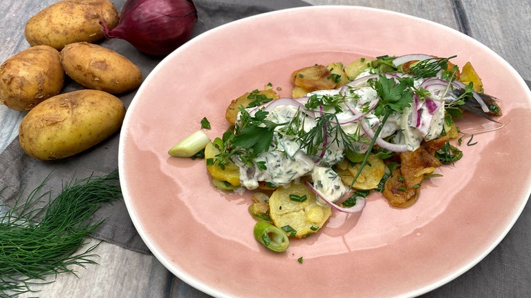 Matjes mit Bratkartoffelsalat