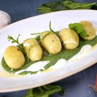 Käse-Gnocchi mit Spinat-Creme