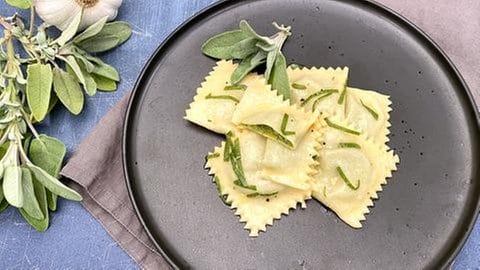 Agnolotti mit Fleisch-Spinat-Füllung