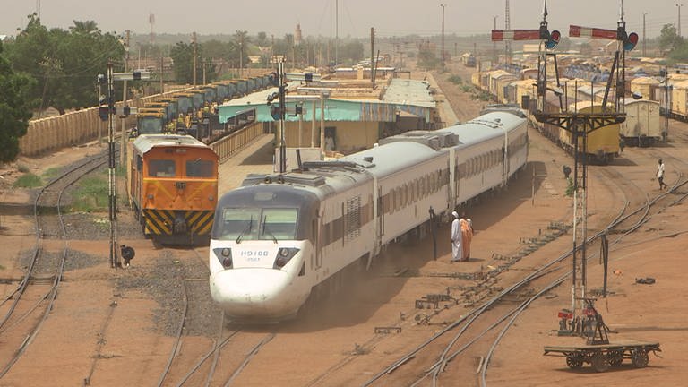 Bilder Von Altem Eisen Und Neuen Zugen Im Sudan Eisenbahn Romantik Swr Fernsehen