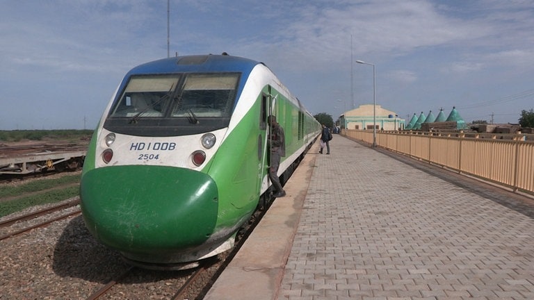 Von Altem Eisen Und Neuen Zugen Im Sudan Eisenbahn Romantik Swr Fernsehen