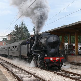 Franco Crosti Dampflok im Bahnhof Faenza