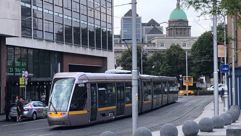 Die Straßenbahn gibt es erst seit 2004 in Dublin. Sie ist das neueste öffentliche Verkehrsmittel in der Hauptstadt. 