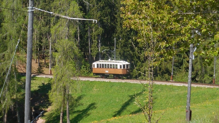 Die gesamte Strecke der Rittner Bahn ist rund sieben Kilometer lang und wird auch liebevoll das „Bahnl“ genannt.