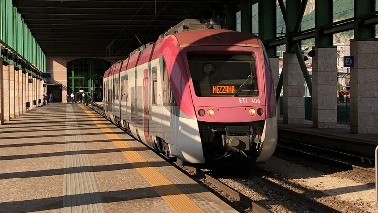 Der Bahnhof Trento ist der Ausgangspunkt der Nonstalbahn. 