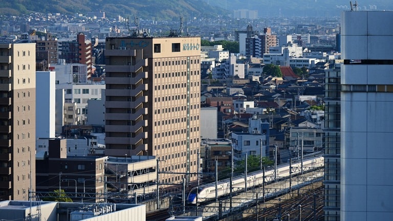 Kanazawa hat etwa 600 000 Einwohner und ist eine der wichtigsten Städte an der Westküste Japans.