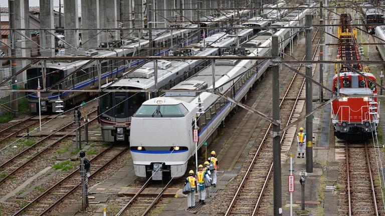 Ein Blick in den Abstellbahnhof von Kanazawa. 