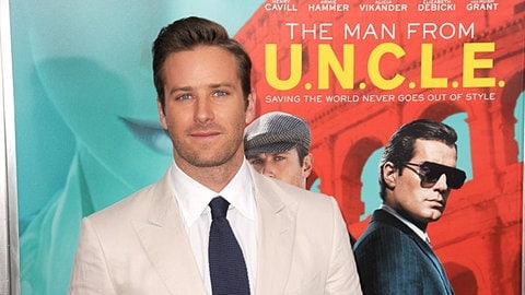 Schauspieler Armie Hammer im Look für den Sommer: Ein Anzug aus Leinen