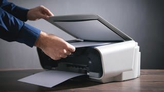 Laserdrucker mit Papier