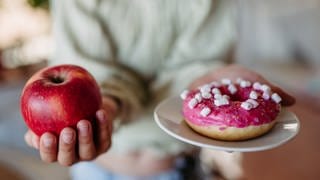 Apfel oder Donut? Blutzuckerspiegel konstant halten hilft beim Abnehmen