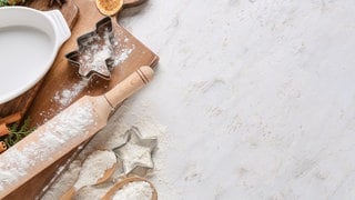 Zubehör für die Weihnachtsbäckerei - Nudelholz, Ausstecher und Co.