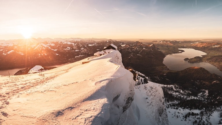 Blick auf die Salzkammergut Berge und den Wolfgangssee