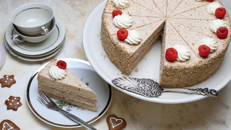 Haselnuss- Lebkuchensahnetorte - Rezepte - Kaffee Oder Tee - SWR Fernsehen