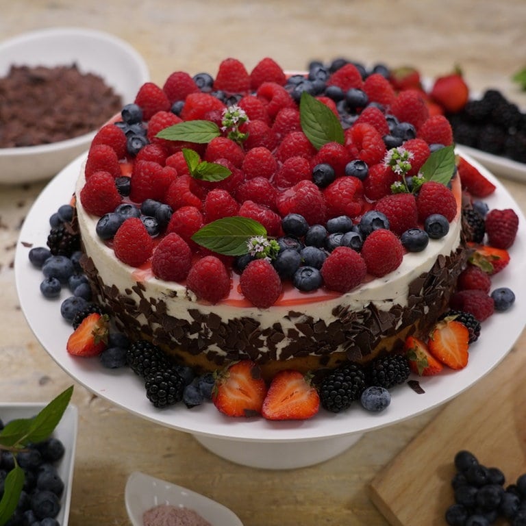 Himbeer-Stracciatella-Torte - Rezepte - Kaffee oder Tee - TV