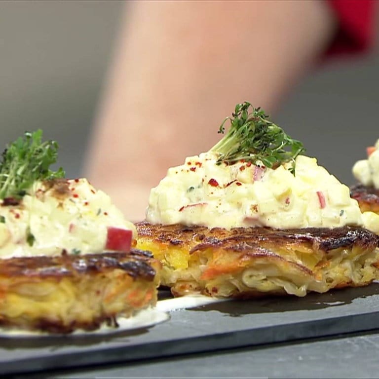 Sauerkrautpuffer mit Apfel-Kresse-Dip - Rezepte - Kaffee oder Tee - TV