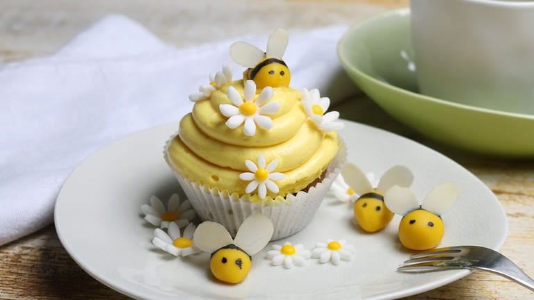 Bienen-Cupcakes mit Honig