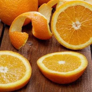 Orangen in Scheiben geschnitten