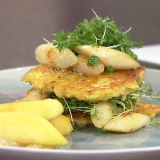 Kartoffelpuffer mit Spargel-Kresse-Salat