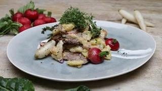Hauchdünne Schnitzel mit Kartoffel-Radieschensalat