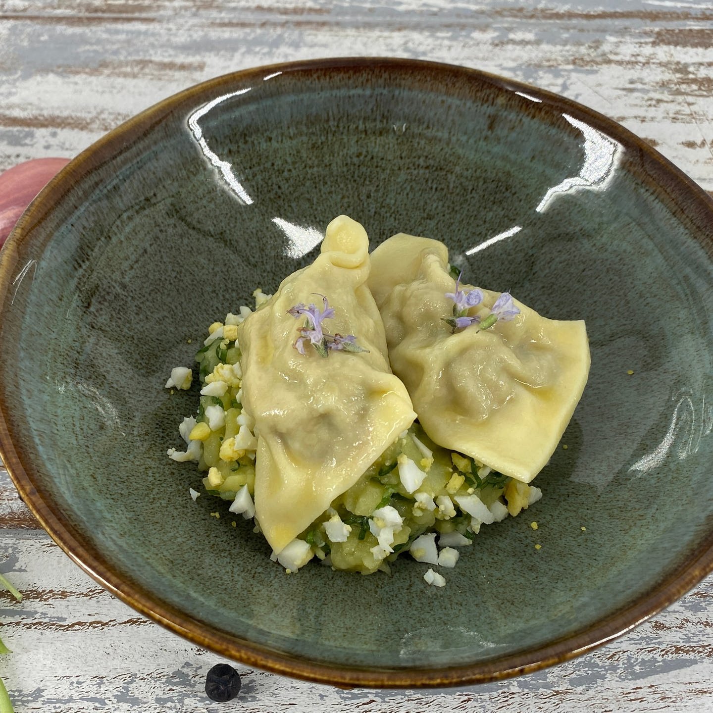 Maultaschen mit Lammfüllung und Kartoffelsalat - Rezepte - Kaffee oder ...