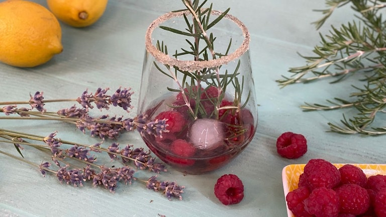 Hausgemachtes Orangenwasser - Rezepte - Kaffee oder Tee - SWR Fernsehen