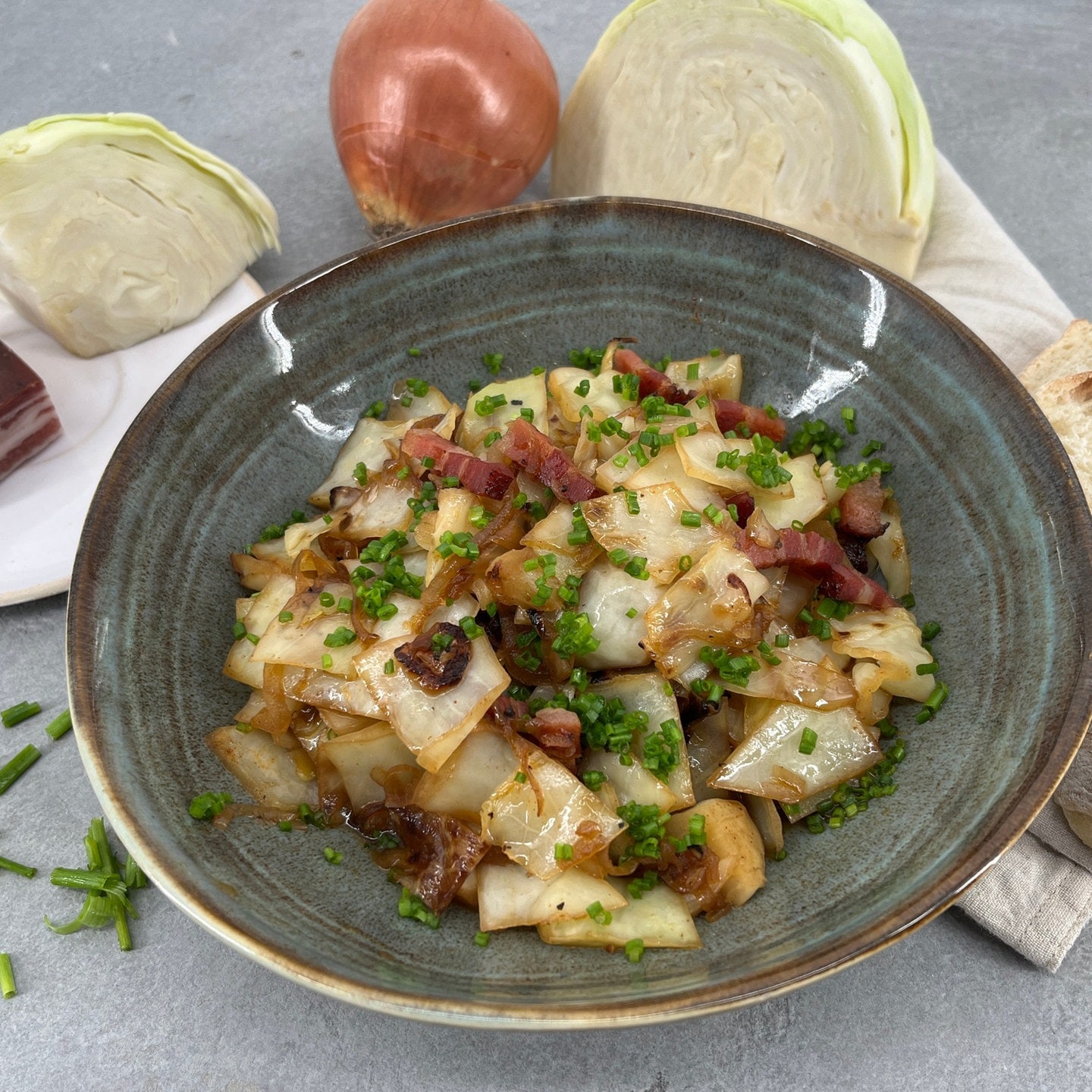 Gebratener Weißkohl mit Speck - Rezepte - Kaffee oder Tee - TV