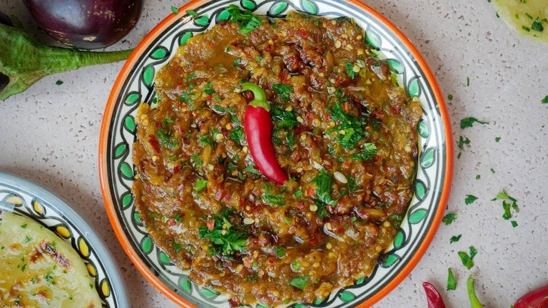 Baingan Ka Bharta - geröstetes Auberginen-Püree - Rezepte - Kaffee oder ...