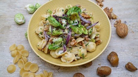 Orecchiette mit Maronen und Rosenkohl