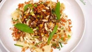 Bio-Linsenbolognese mit Bärlauchnudeln