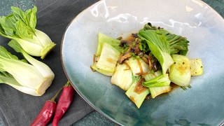 Semmelknödel-Taler mit Pak Choi