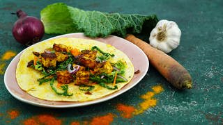 Tortilla-Wrap mit Paneer und Gemüse