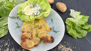 Ofenkartoffeln mit Kopfsalat und Forellencreme